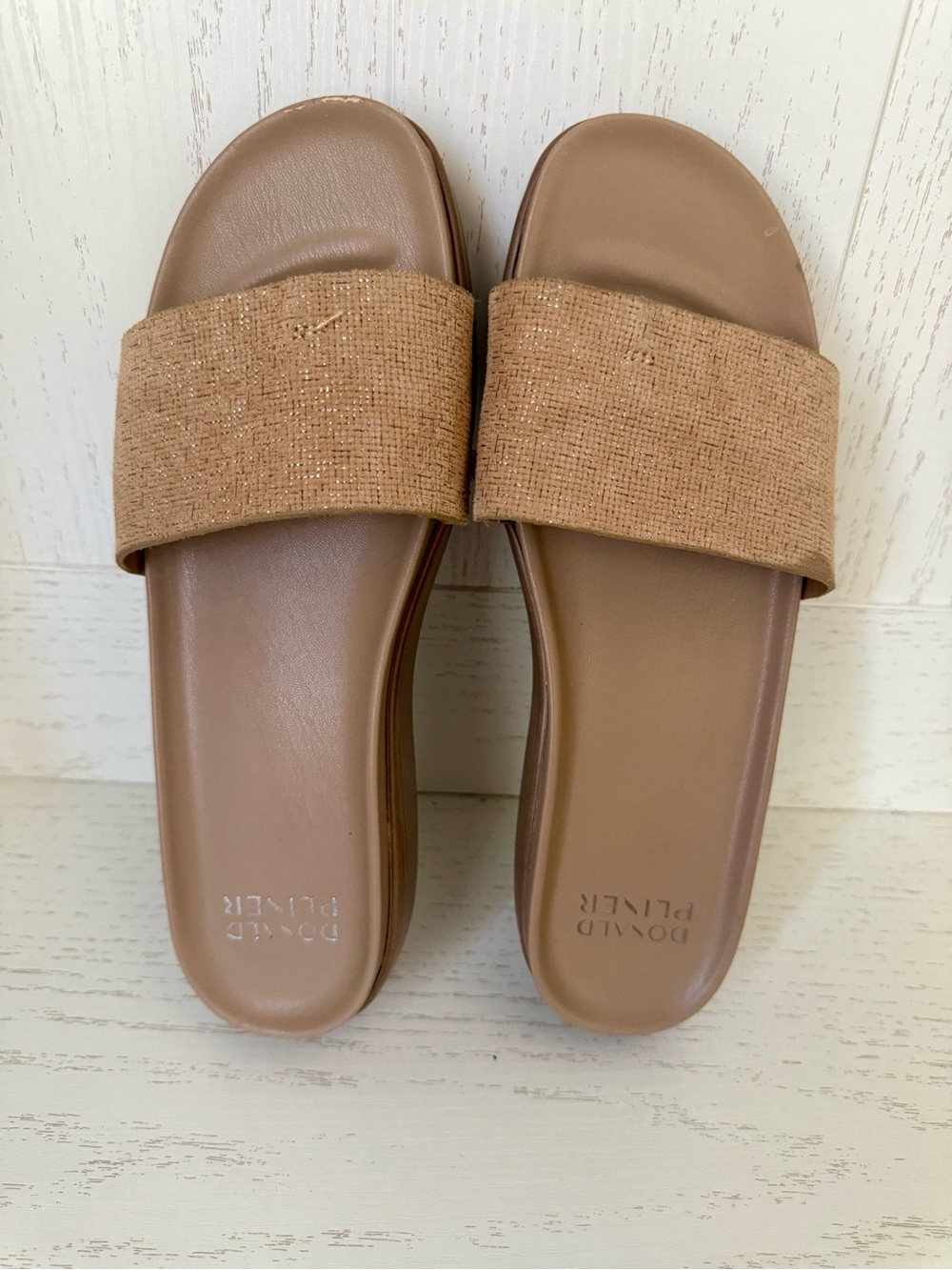 Donald J. Pliner Women’s Fiji Tan Slide Sandals